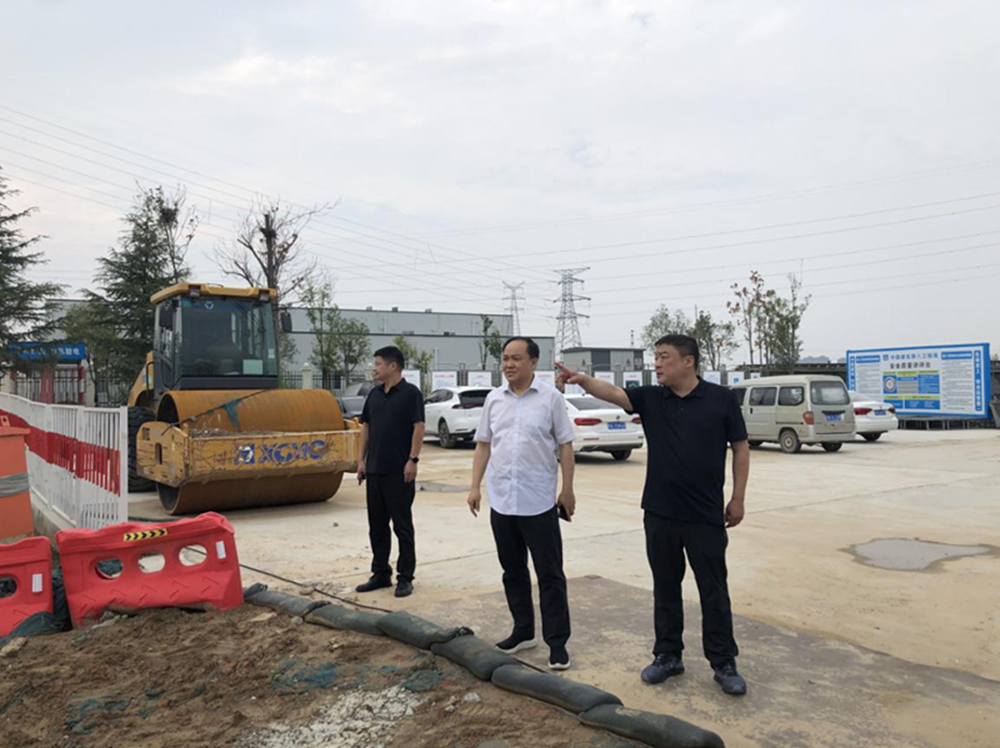 开云（中国）党委委员、副总经理张岩到侯寨新镇区安置区调研项目建设工作